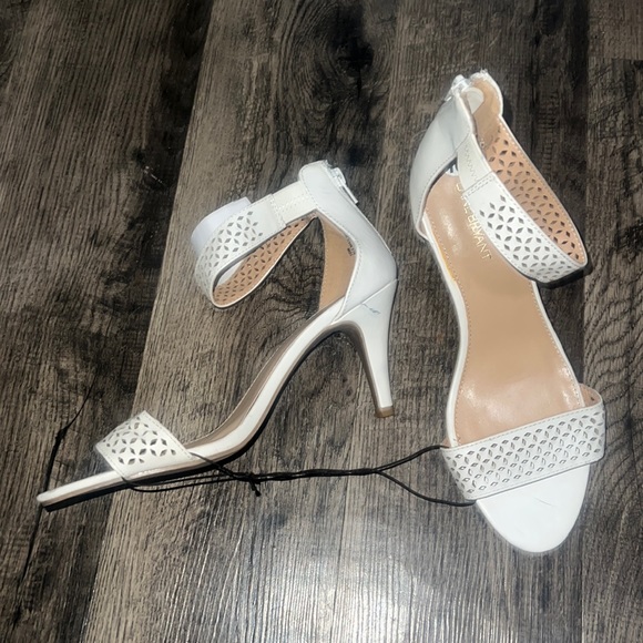 Lane Bryant Eyelet White Heels | Sz: 10 - Picture 3 of 4
